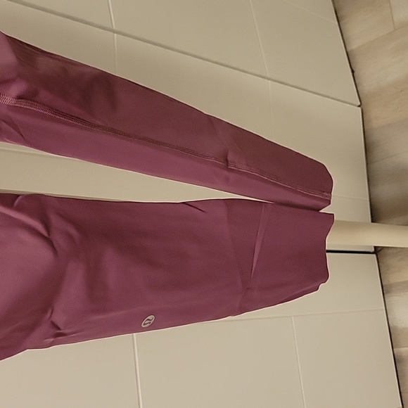Lululemon tights - Picture 4 of 4